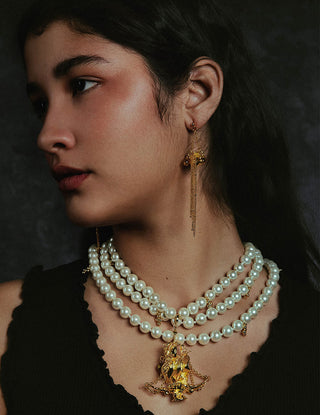 Shell Corsair Imitation Pearl Necklace